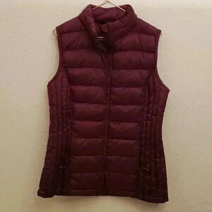 32 Degrees Heat Womens Vest Lightweight Warmth  Size Small Plum Color NWOT